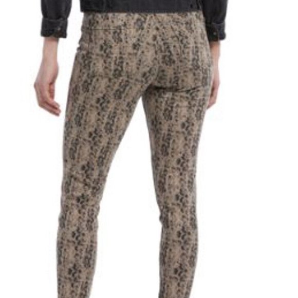 HUE Pants - HUE Leggings High Waist Ultra Soft Denim Python Print
